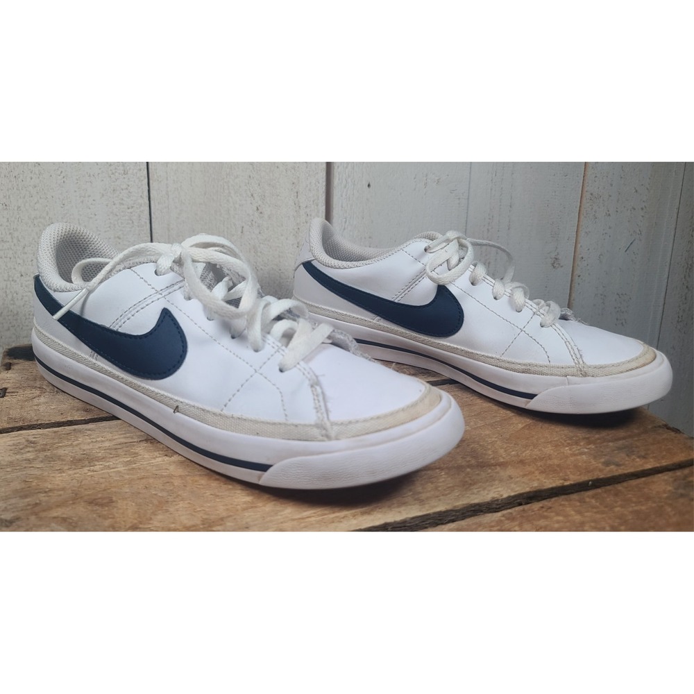 Normcore Vtg Inspired Casual Nike Court Legacy Big Kid's Size 4Y Shoe White/Navy